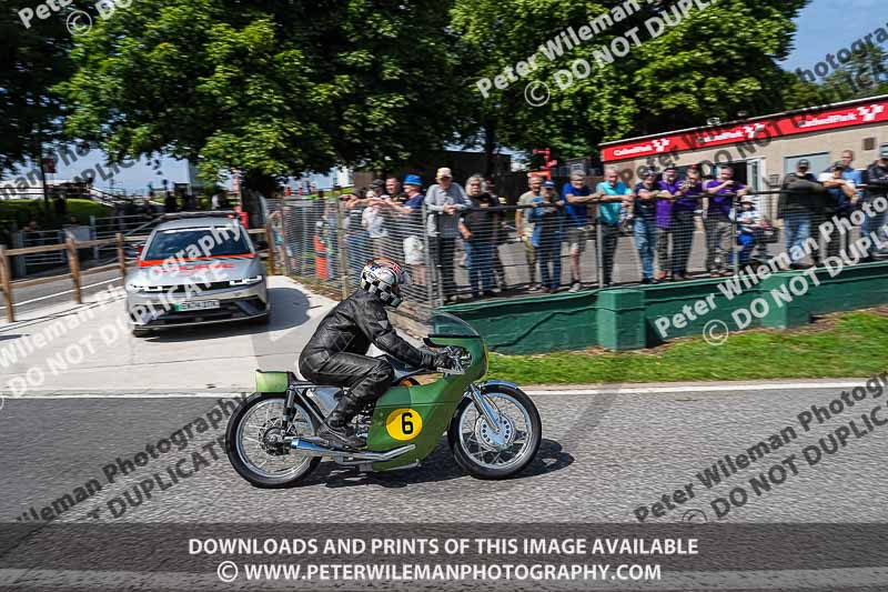 Vintage motorcycle club;eventdigitalimages;mallory park;mallory park trackday photographs;no limits trackdays;peter wileman photography;trackday digital images;trackday photos;vmcc festival 1000 bikes photographs